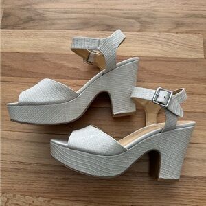 Elegant Cream Platform Sandals/Wedges